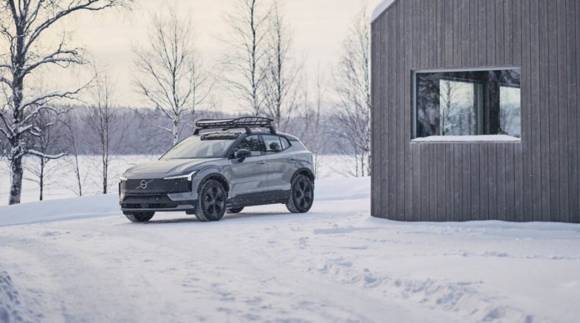 339594_Volvo_EX30_Cross_Country_with_Swedish_winter_cabin-scaled-e1739198104731-1024x569