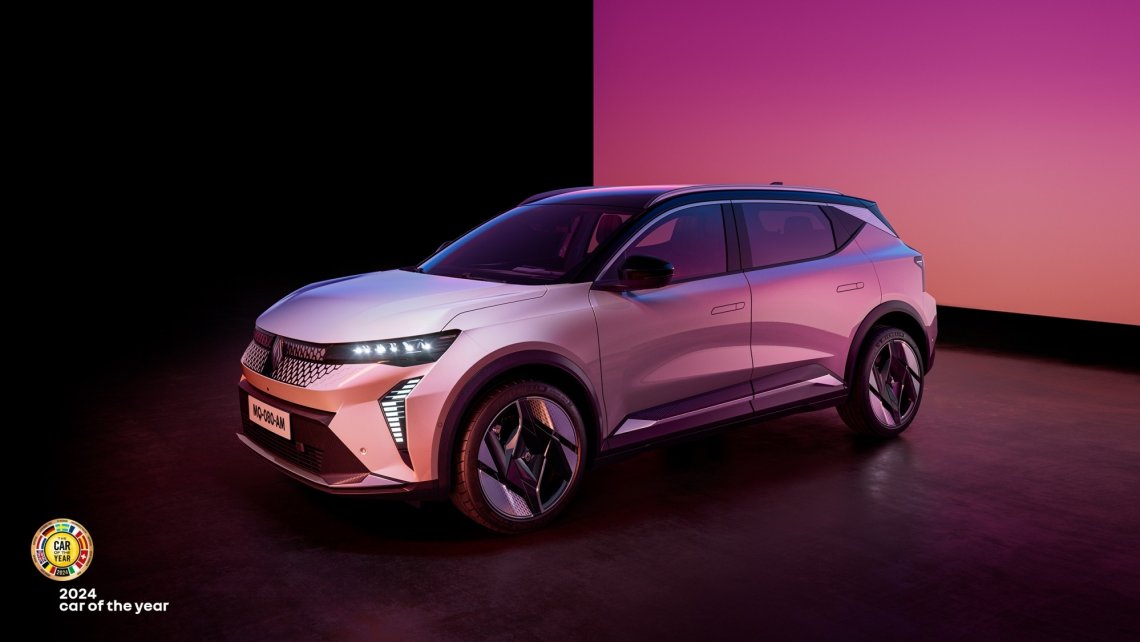 scenic_e-tech_electric_voted_the_car_of_the_year_2024