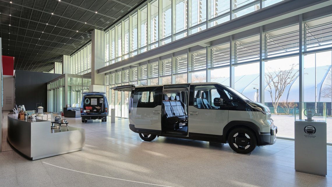 Kia_Corporation_80th_anniversary_(12a)