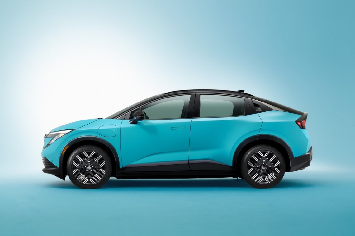 Nissan_Leaf_III_(12)