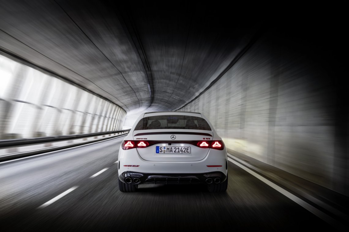 MercedesAMG_E_53_hybrid_(2)