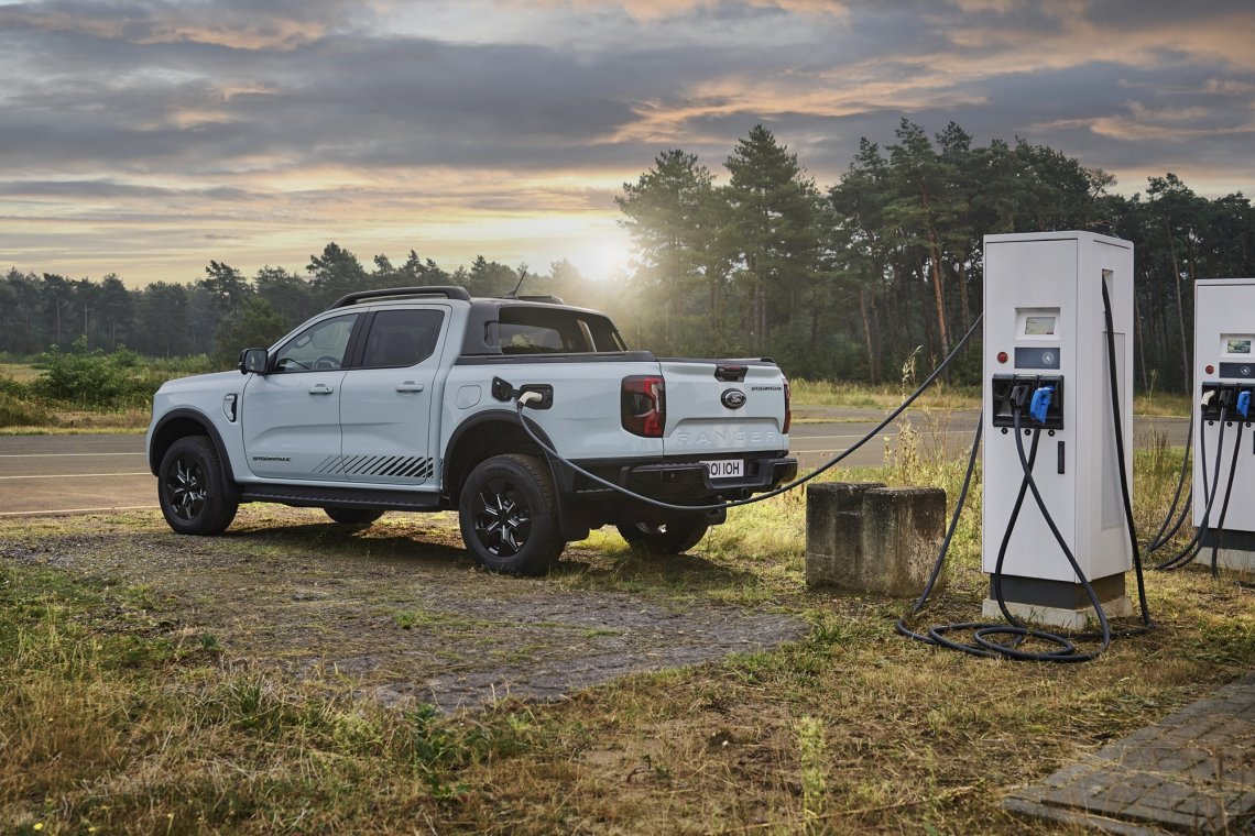 FORD_2024_RANGER_PHEV_04