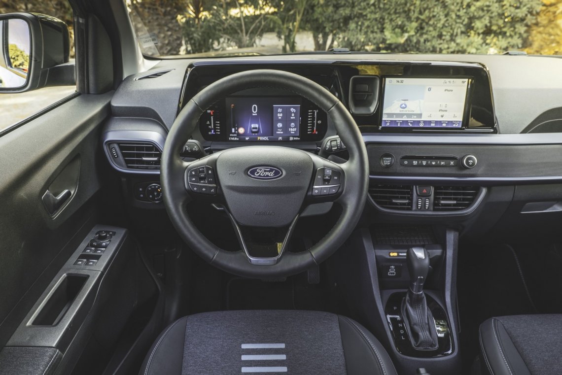 Auto nadrabia wyposażeniem i systemami wspierającymi jazdę, których jest tak dużo, że Ford postanowił wreszcie ubrać je w pakiety.