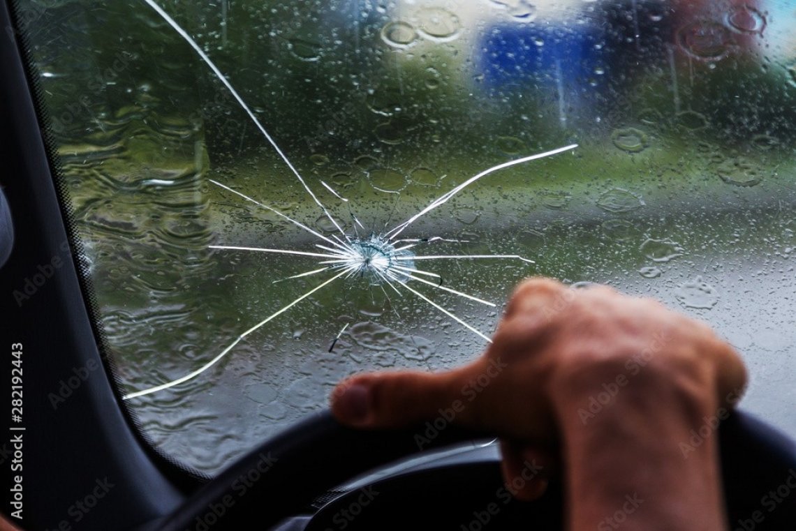 Ponieważ nie każdą szybę udaje się naprawić, podczas szkoleń Autoglass nasz Dział Techniczny odkrywa również tajniki wymiany szyby i kalibracji systemów bezpieczeństwa.