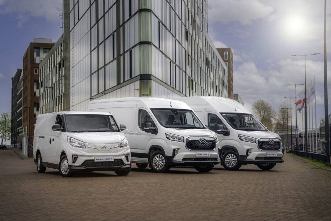 Maxus, który na naszym rynku działa od wielu lat uzupełnił właśnie ofertę o kompletnie nowe auto średniej wielkości. Tym razem to elektryczny e-Deliver 5, który wypełnia lukę między modelami 3 i 7 oferując klientom przestrzeń ładunkową w trzech różnych modelach od 4,8 do 20 m³.
