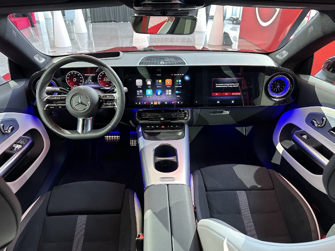 Nowy Mercedes CLA to prawdziwy przełom dla marki. Jak widać, najpierw zaprezentowano wersję elektryczną w nadwoziu sedan. Będzie także kombi i inne rodzaje napędu.