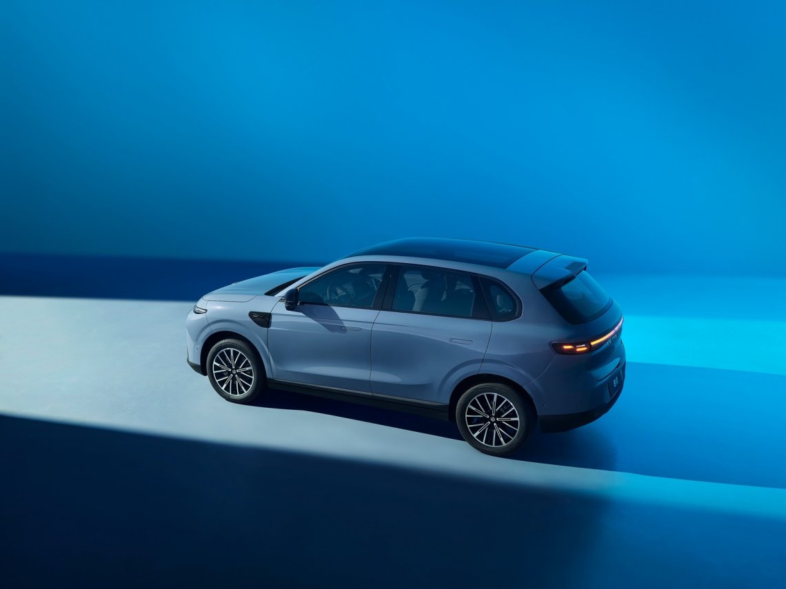 LeapmotorB10_Exteriorshots