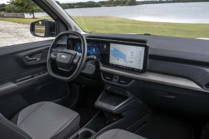 FORD_E-Tourneo_Courier_(7)
