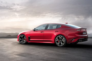 Kia Stinger GT Exterior (2)_EU Spec a