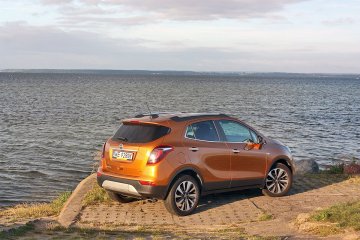 Mokka X to samochód, który w 99% sprawdza się jako auto firmowe i w 99% jako auto prywatne. Trudno o lepszą synergię.