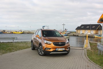 Mokka X to samochód, który w 99% sprawdza się jako auto firmowe i w 99% jako auto prywatne. Trudno o lepszą synergię.
