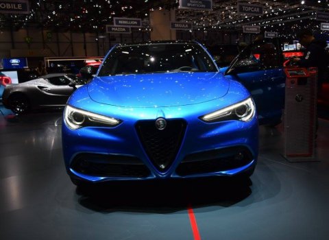 GMS-2017-Alfa-Romeo-Stelvio-01