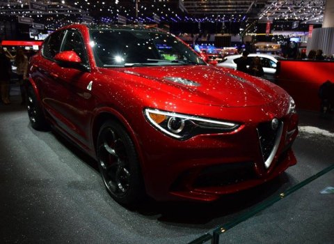 GMS-2017-Alfa-Romeo-Stelvio-02