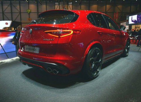 GMS-2017-Alfa-Romeo-Stelvio-04