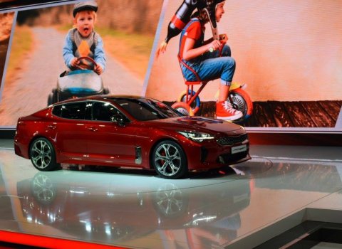 GMS-2017-Kia-Stinger-03