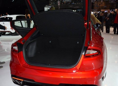 GMS-2017-Kia-Stinger-07