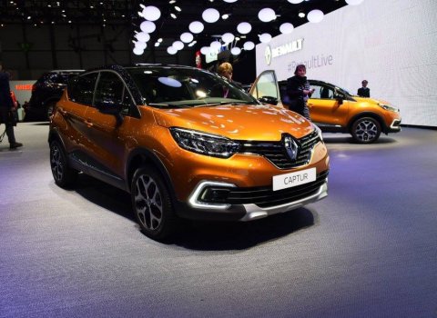 GMS-2017-Renault-Captur-03