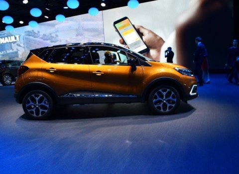 GMS-2017-Renault-Captur-05