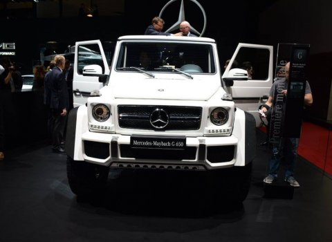 GMS-2017-Mercedes-Maybach-G-650-Landaulet-01