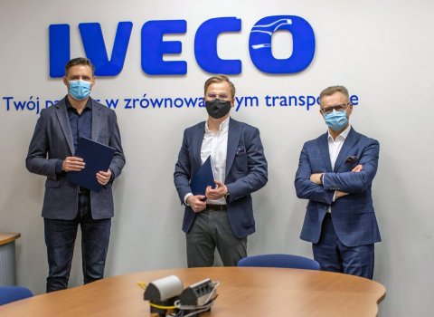 350_pojazdow_IVECO_dla_HAMA_Polska
