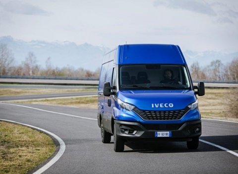 350_pojazdow_IVECO_dla_HAMA_Polska2