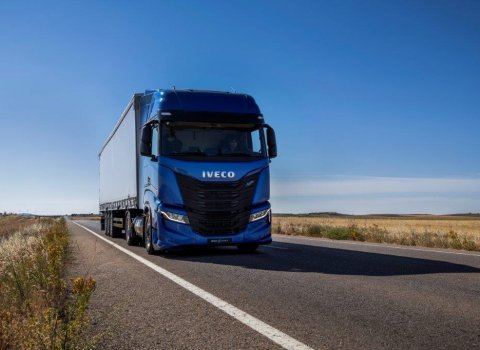 350_pojazdow_IVECO_dla_HAMA_Polska3