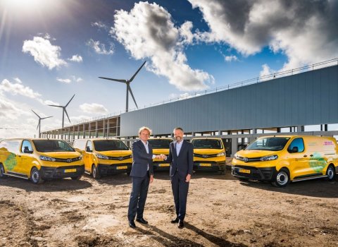 Toyota-Proace-Electric-DHL-Parcel-1