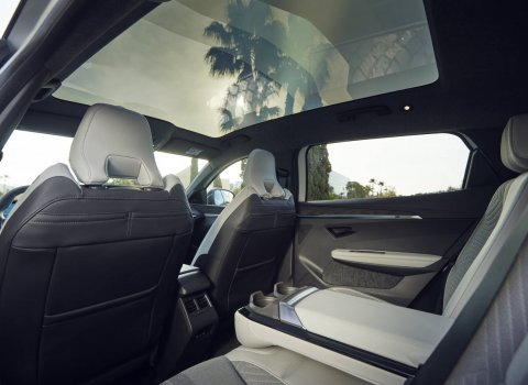 renault_scenic_e-tech_electric_-_iconic_arctic_white_10