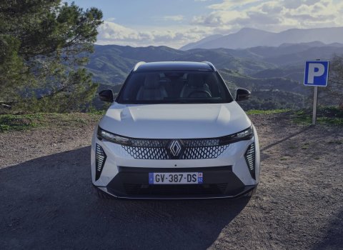 renault_scenic_e-tech_electric_-_iconic_arctic_white_3