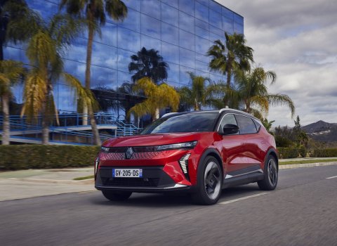 renault_scenic_e-tech_electric_-_iconic_flame_red_1