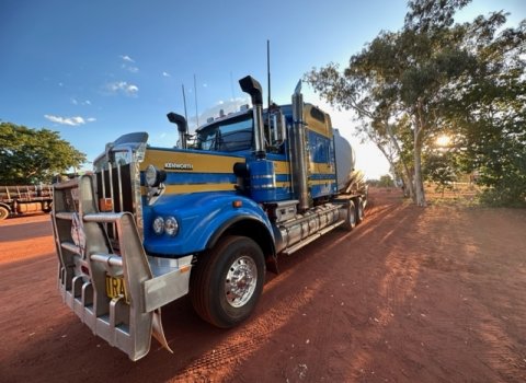 Australia_road_train_(5)