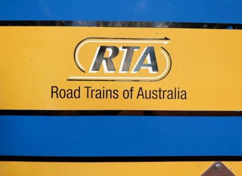 Australia_road_train_(7)