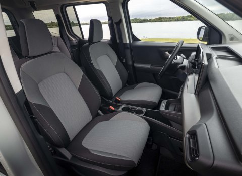 FORD_E-Tourneo_Courier_(8)