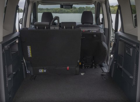 FORD_E-Tourneo_Courier_(9)