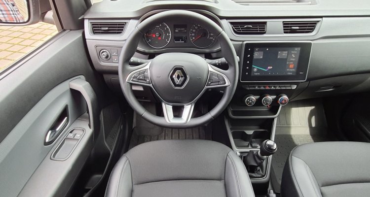 Renault_dostawcze_wnetrze_2